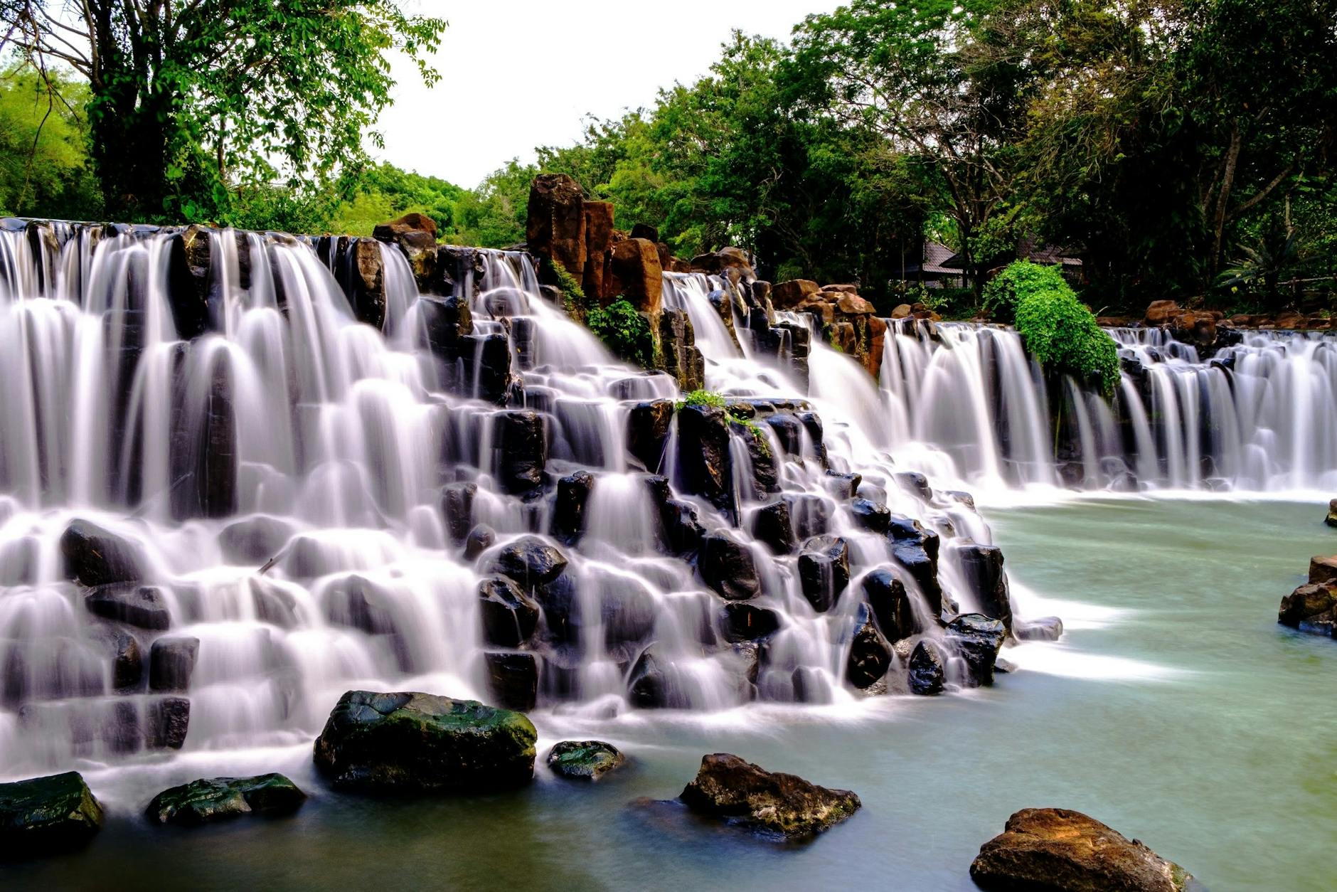 How to Blend Agile and Waterfall in a Hybrid SDLC - Featured image