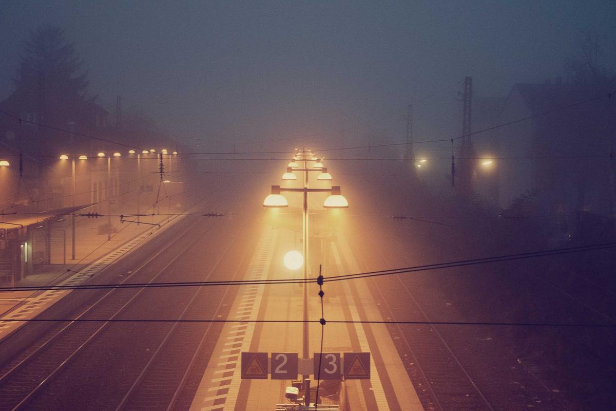 How to Decide Between JavaScript and PHP for Your Next Feature - Featured image