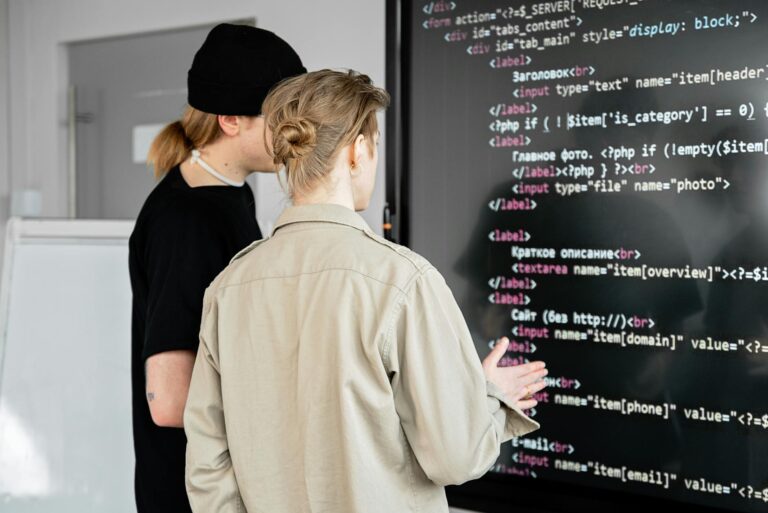 How to Use PHP and MySQL to Build a Simple CMS - Featured image
