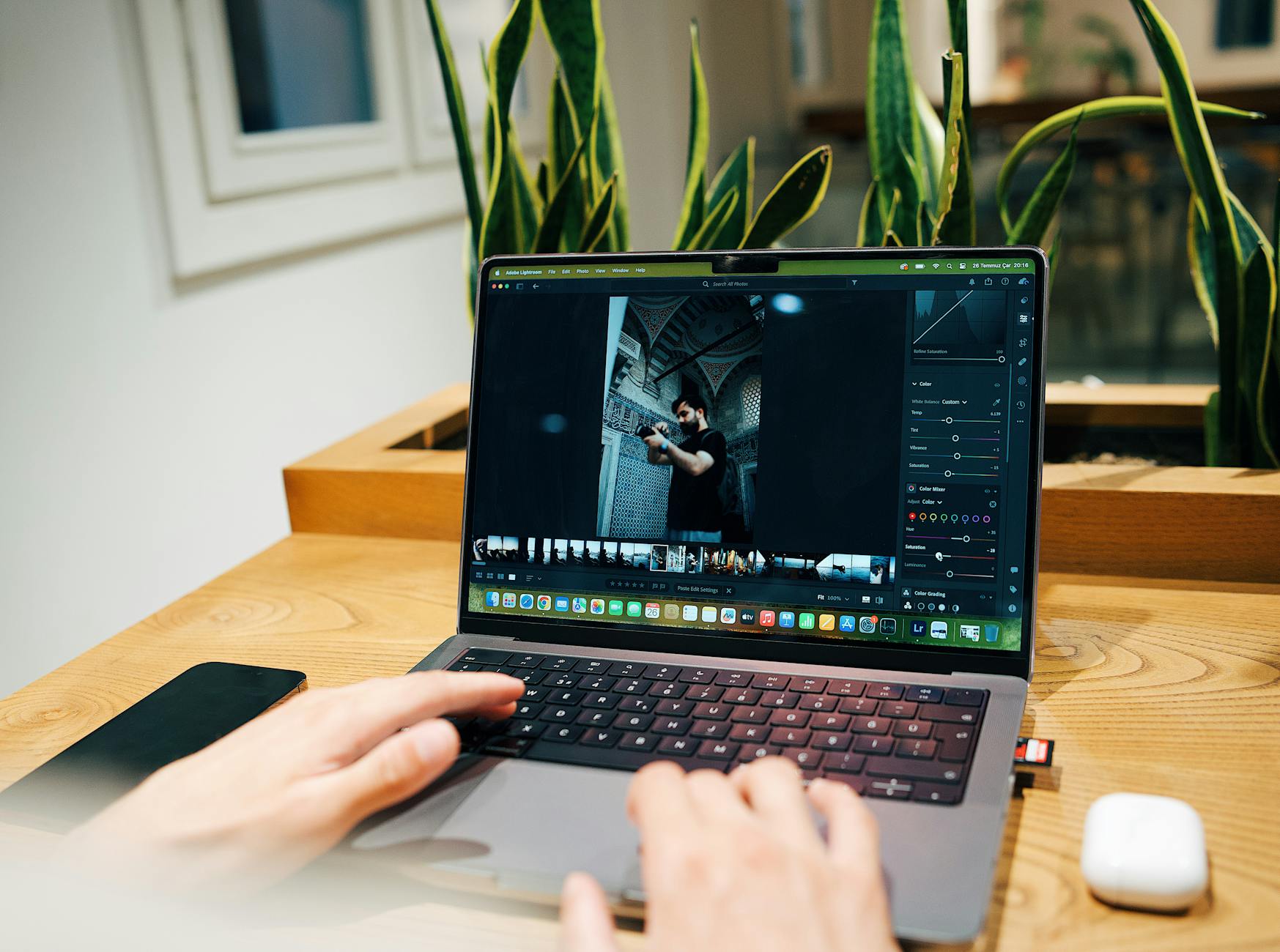 How to Optimize Photoshop Workflow for Faster Batch Editing - Featured image