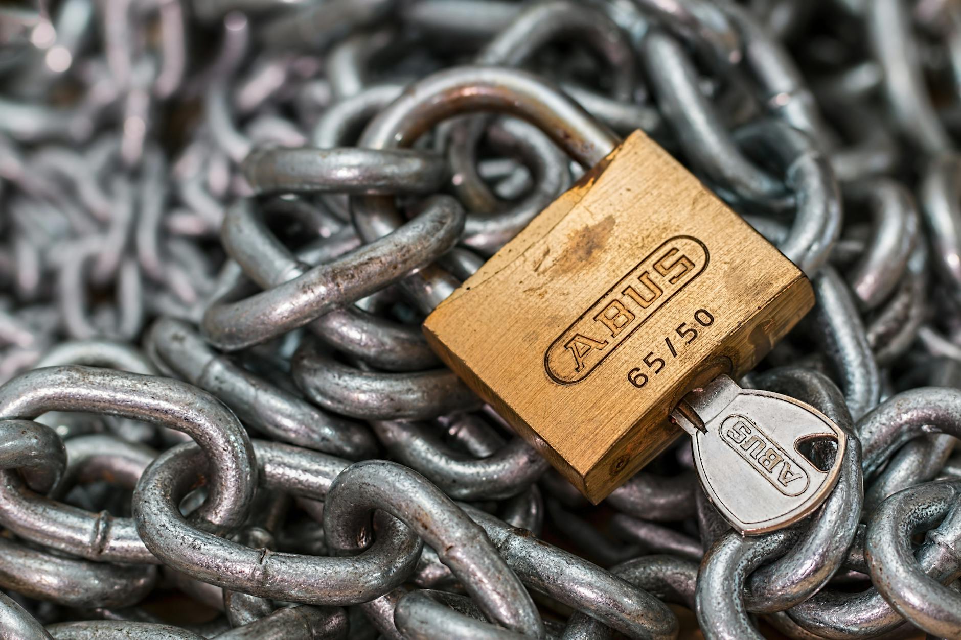 Magento Security Patch Released to Fix Critical Flaw Affecting Older Versions - Featured image