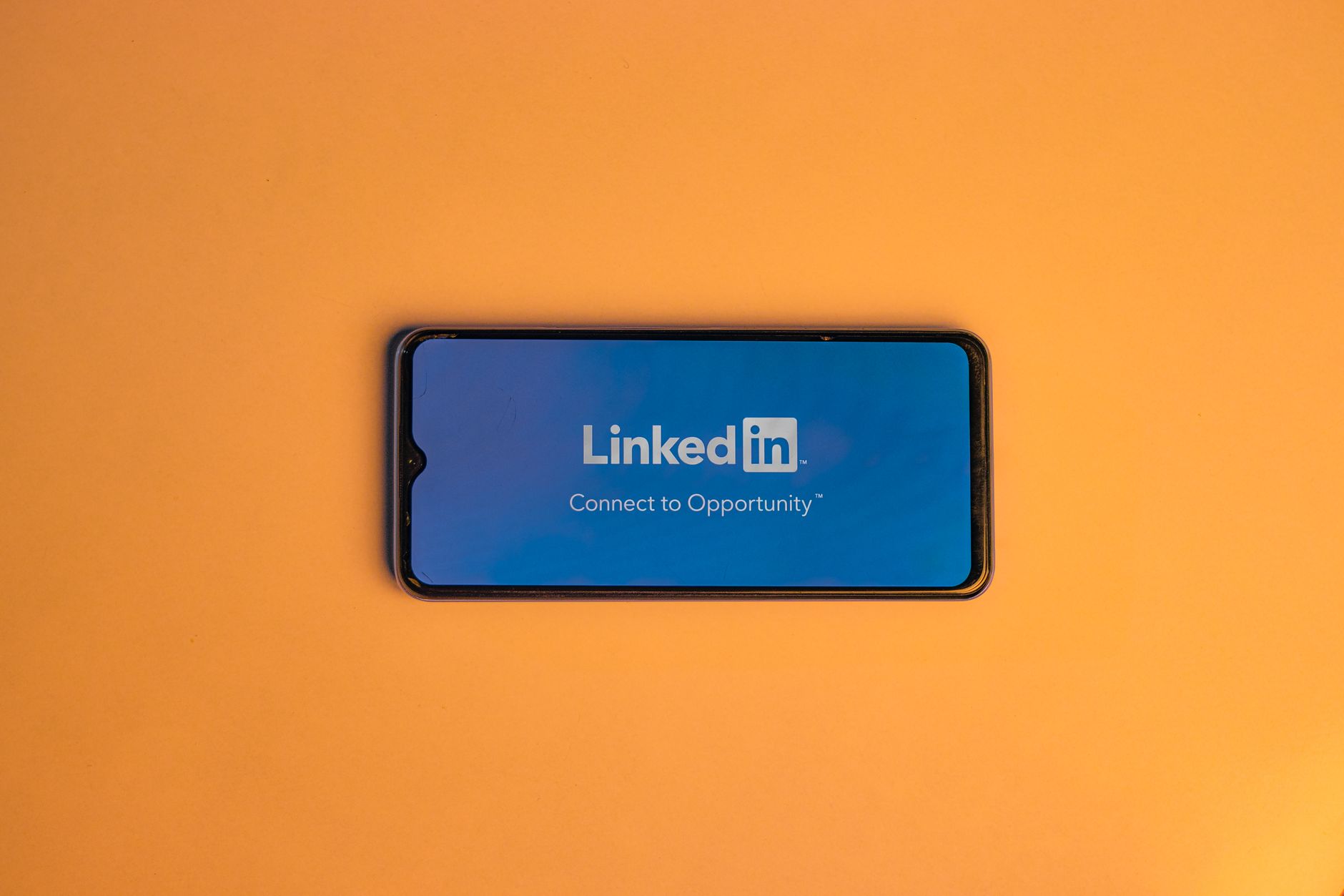 LinkedIn advertisement expenses: Per-click pricing metrics versus Google platform rates - Featured image