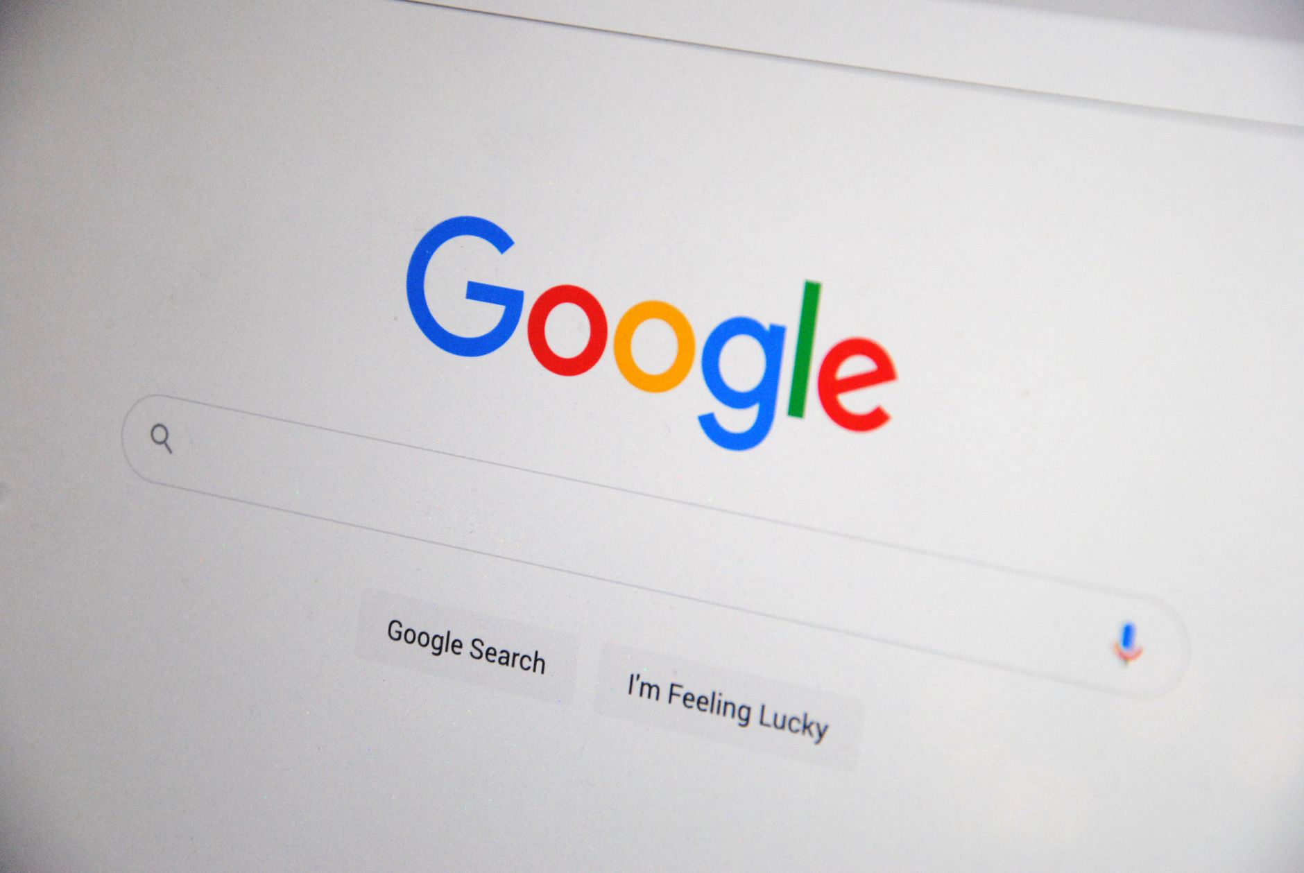 Google Analytics 4 Introduces New Feature to Monitor AI-Generated Visitors - Featured image
